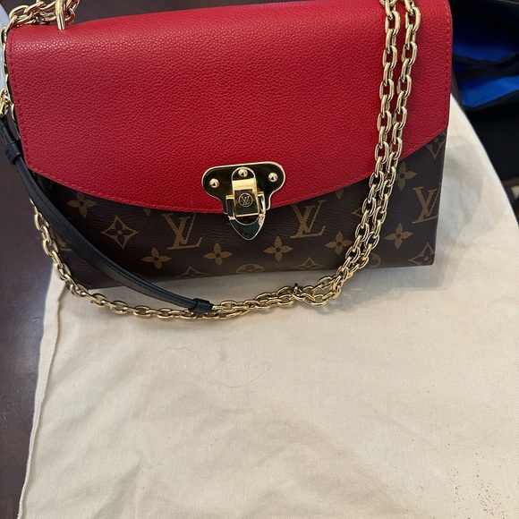 Louis Vuitton, Lake Placide, Crossbody - Picture 2 of 13